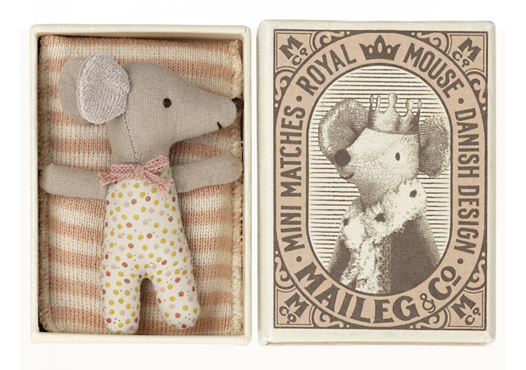 Baby Maus in Schachtel