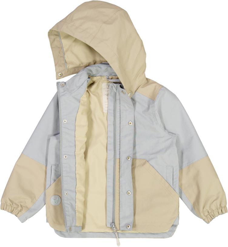 Outdoorjacke cloudy sky