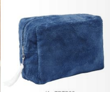 geräumiges Necessaire