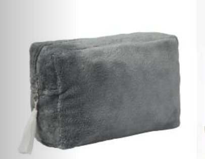 geräumiges Necessaire