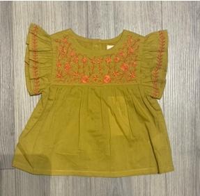 Blusentunika mit Rüschen und orientalischer Stickerei